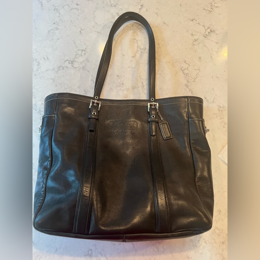 Authentic Coach Black leather purse/tote bag